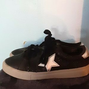 Black tennishoes  glittery